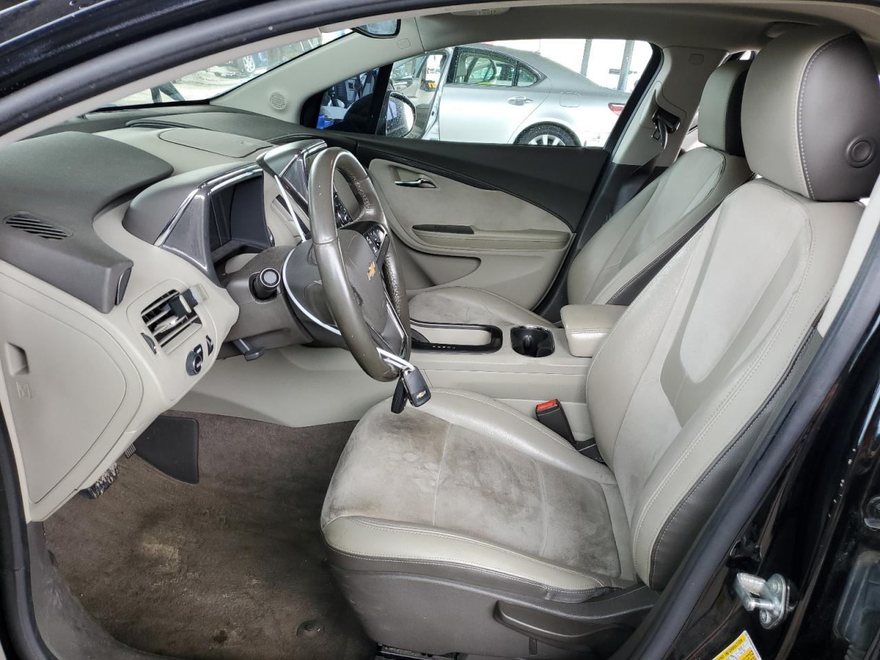 2015 Chevrolet Volt - Image 7