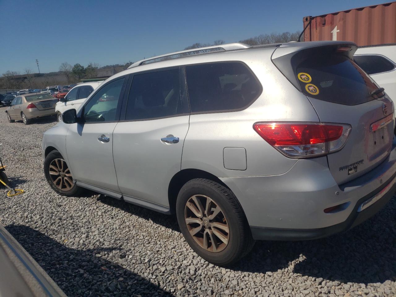 2015 Nissan Pathfinder - Image 2