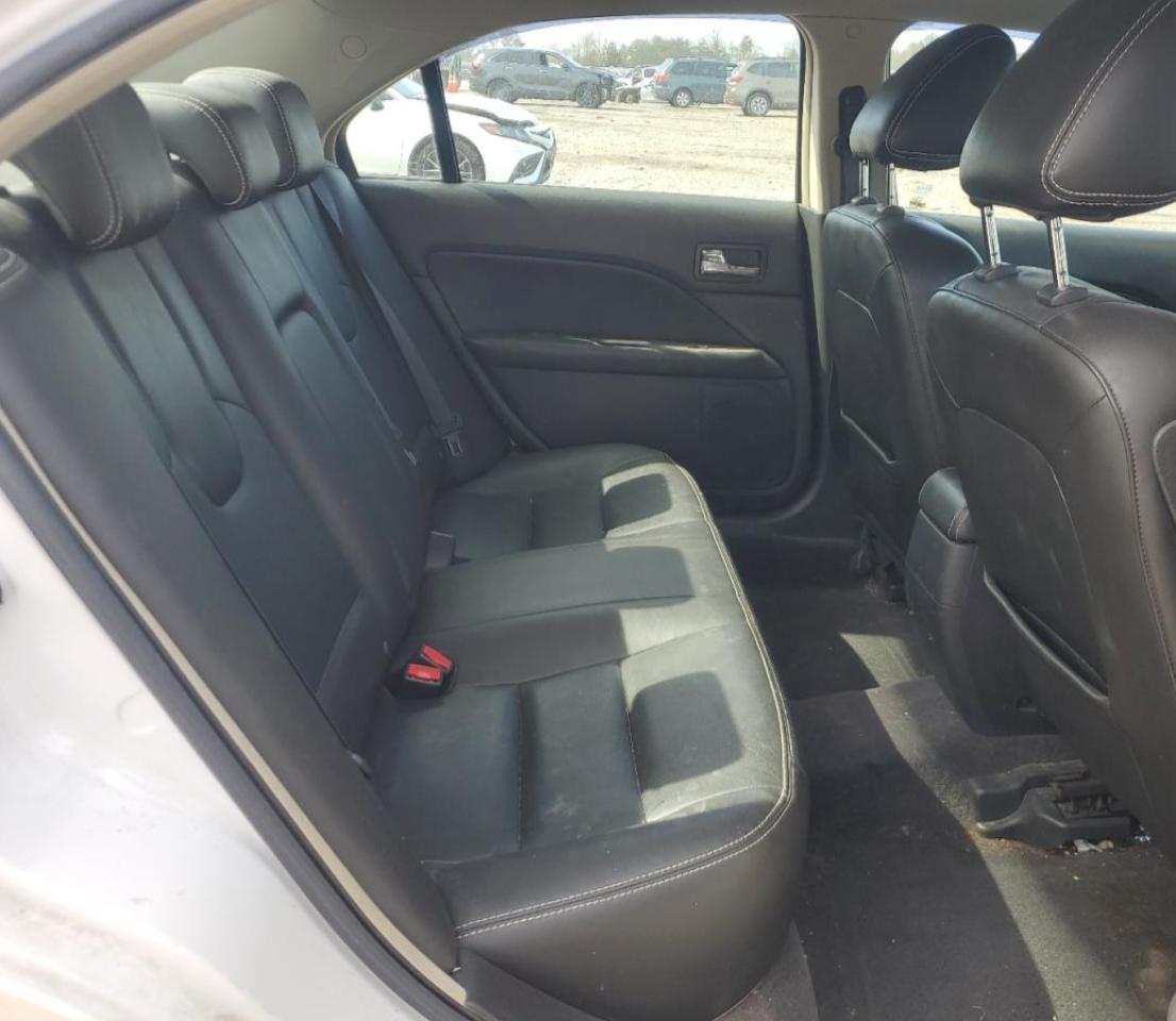 2010 Ford Fusion - Image 11