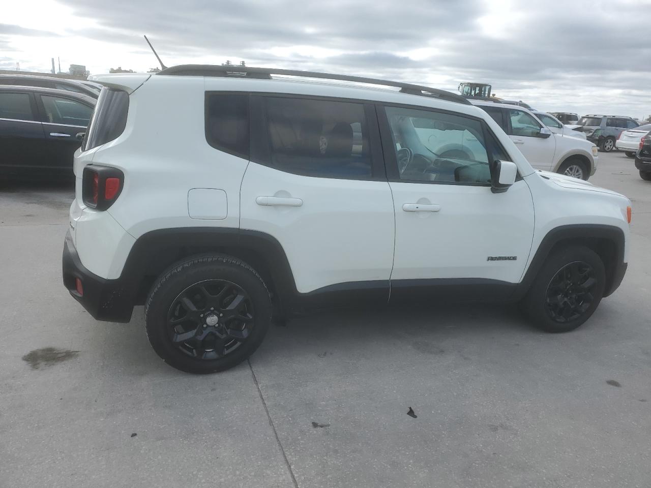 2017 Jeep Renegade - Image 3