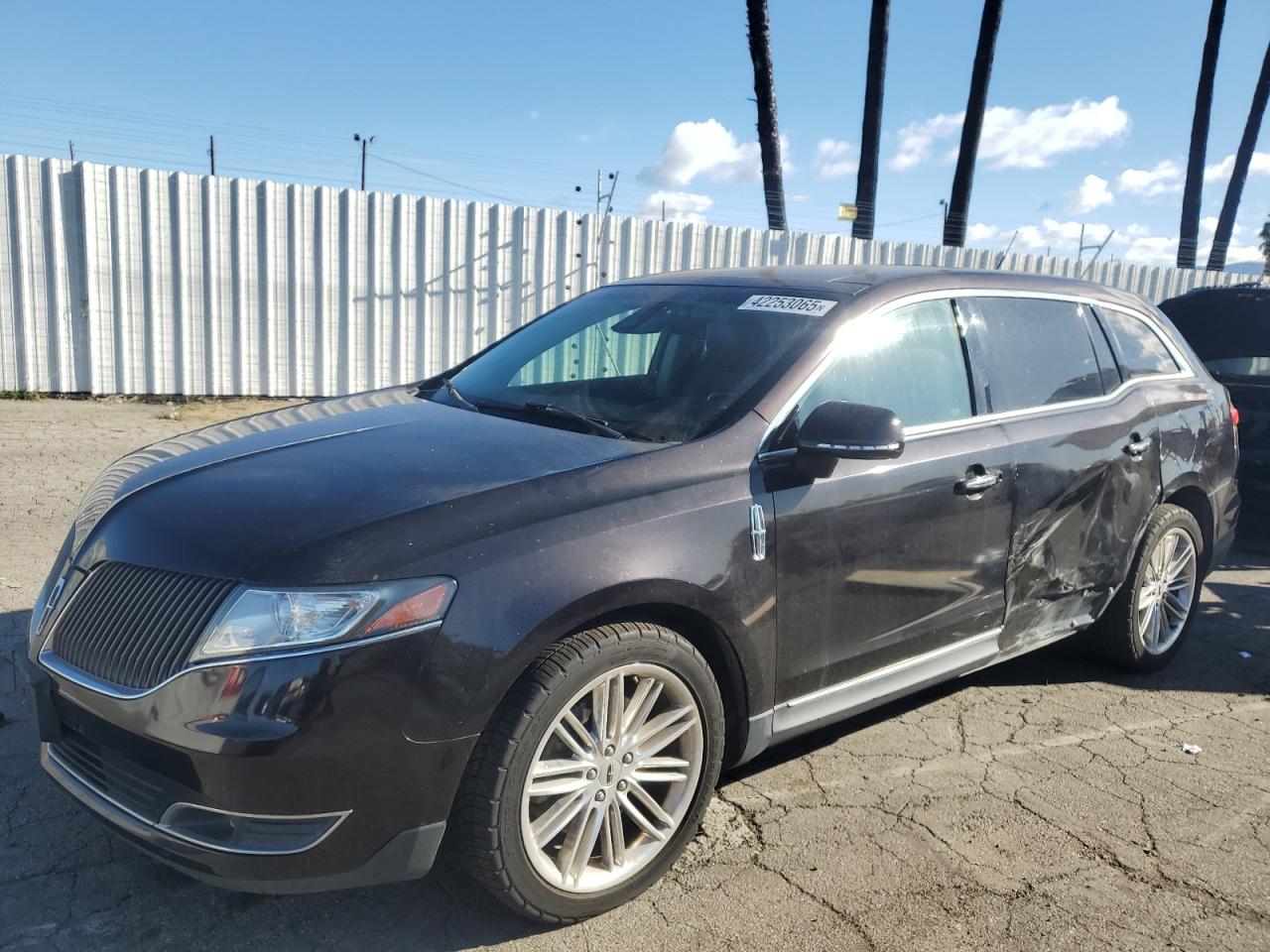 2013 Lincoln MKT - Image 1