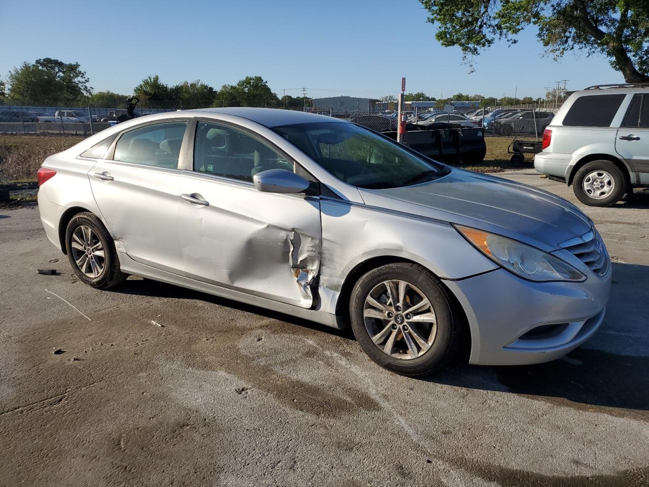 2013 Hyundai Sonata - Image 4