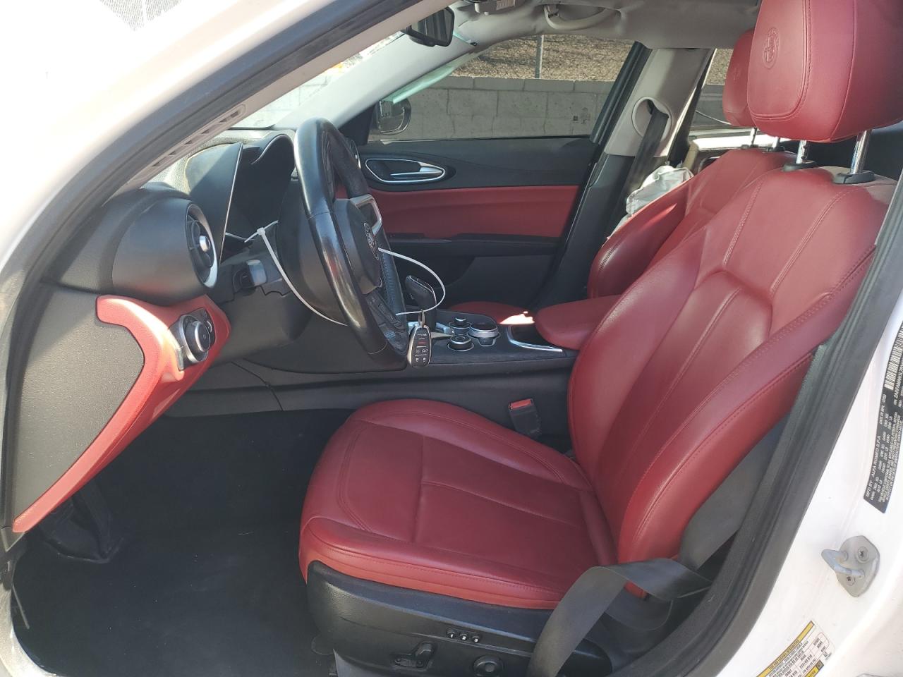 2020 Alfa Romeo Giulia - Image 7