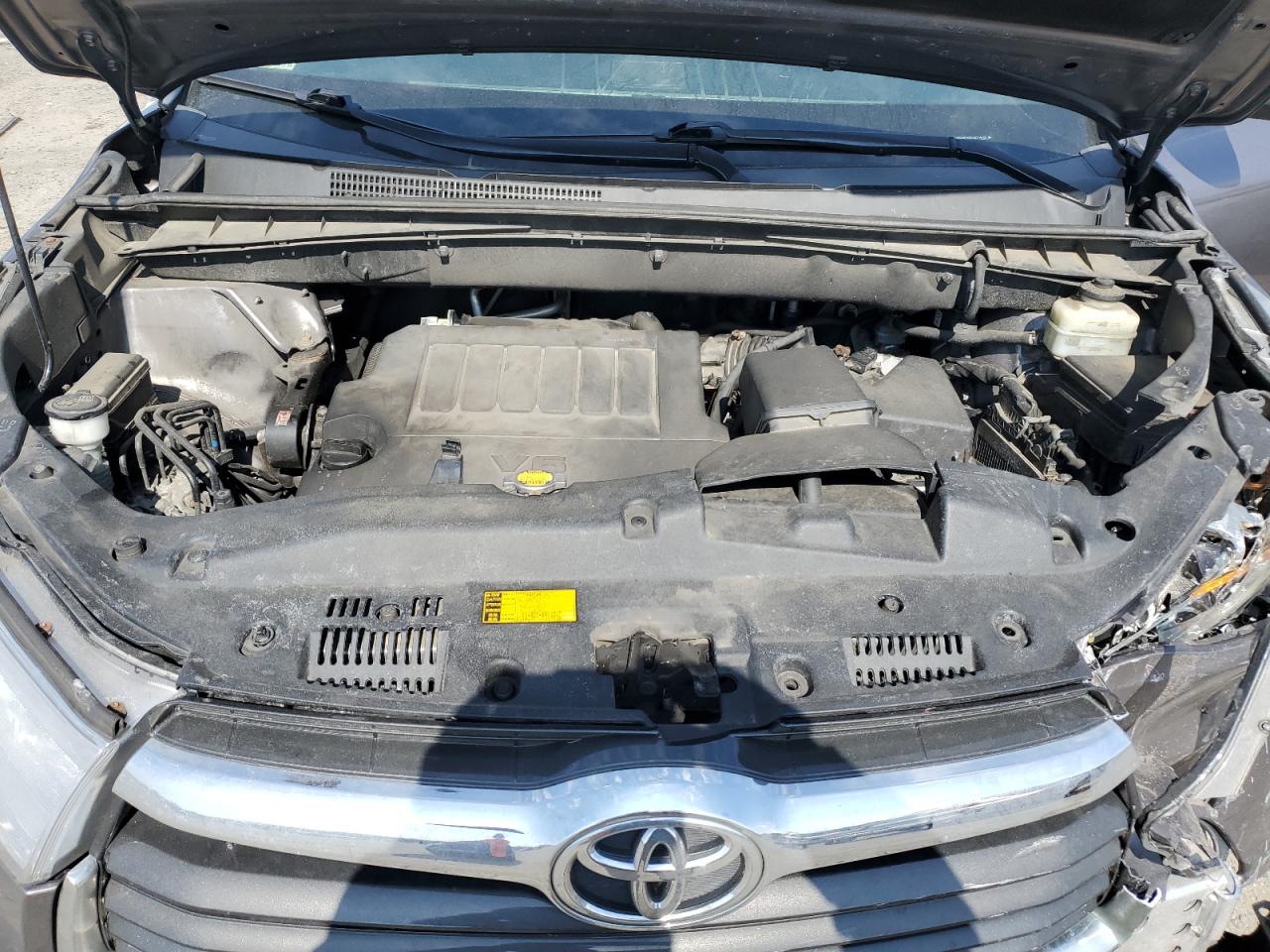 2014 Toyota Highlander - Image 12