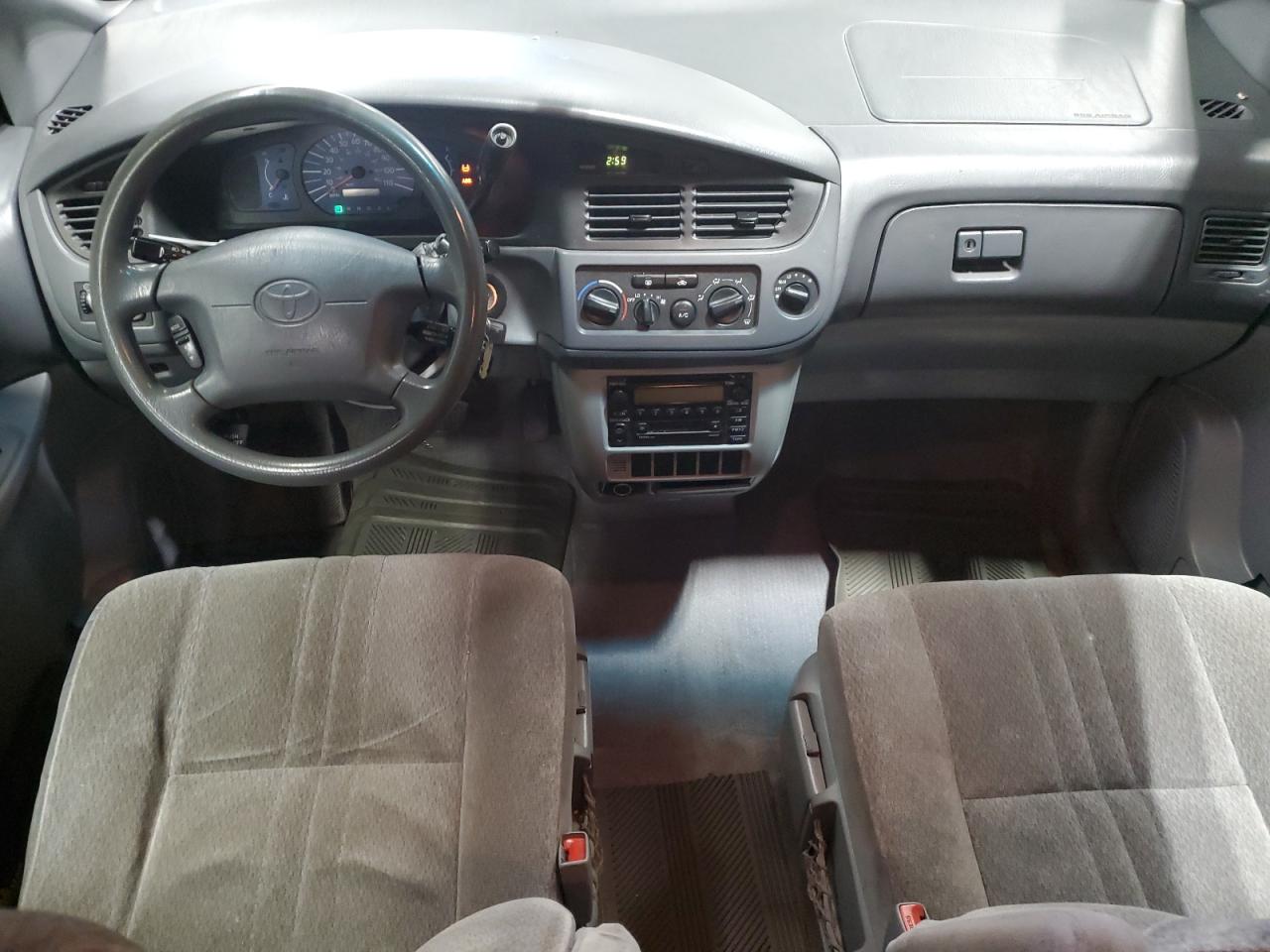 2003 Toyota Sienna - Image 8