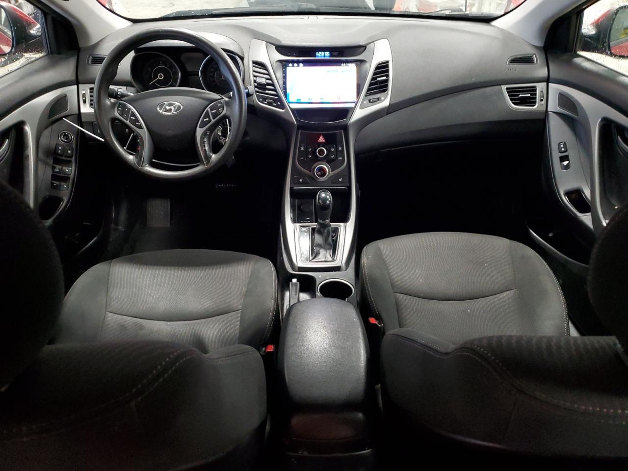 2016 Hyundai Elantra - Image 8