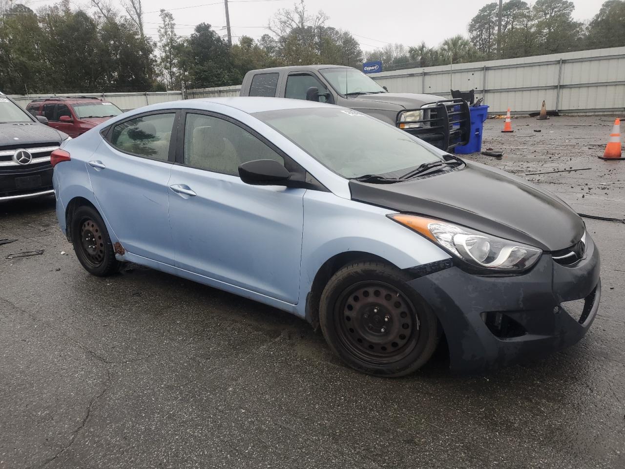 2013 Hyundai Elantra - Image 4