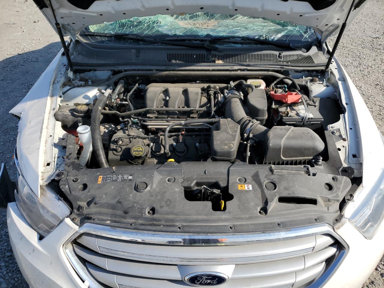 2015 Ford Taurus - Image 12