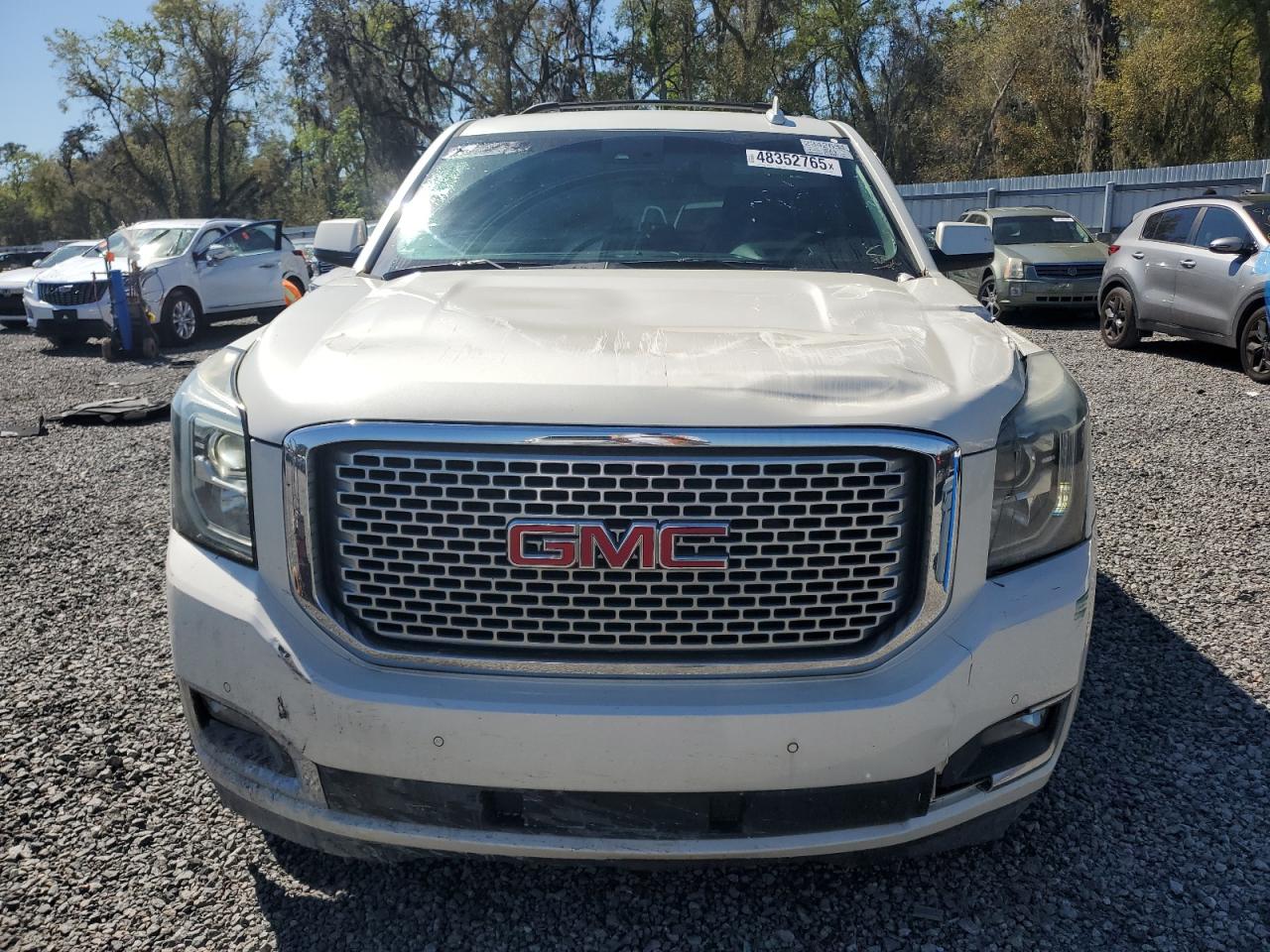 2015 GMC Yukon - Image 5