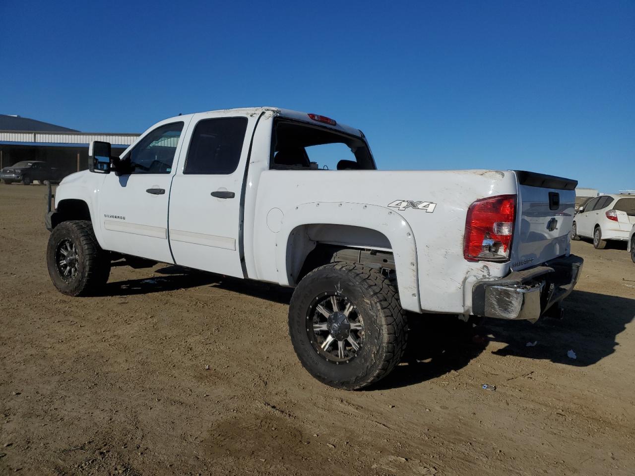 2011 Chevrolet Silverado - Image 2
