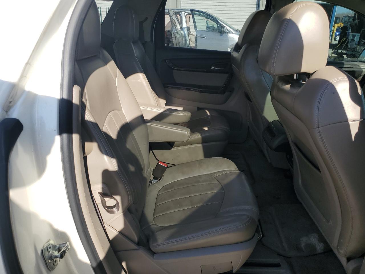 2013 GMC Acadia - Image 11