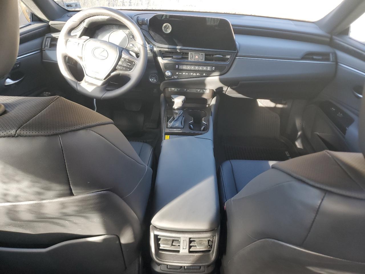 2024 Lexus ES - Image 8