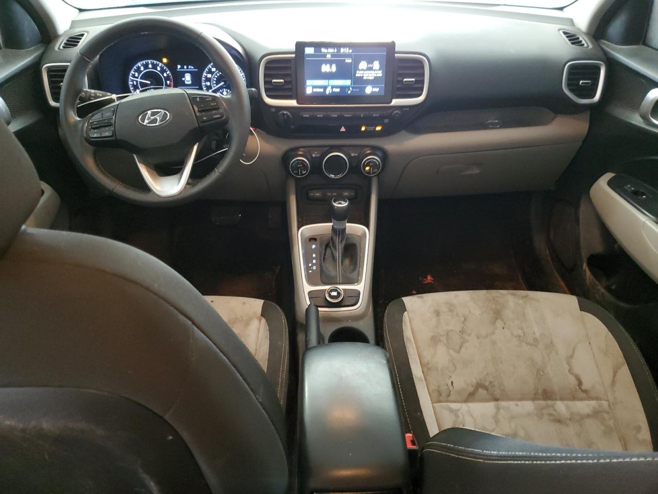 2022 Hyundai Venue - Image 8