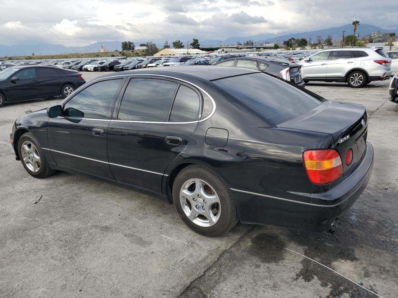 2000 Lexus GS 300 - Image 2
