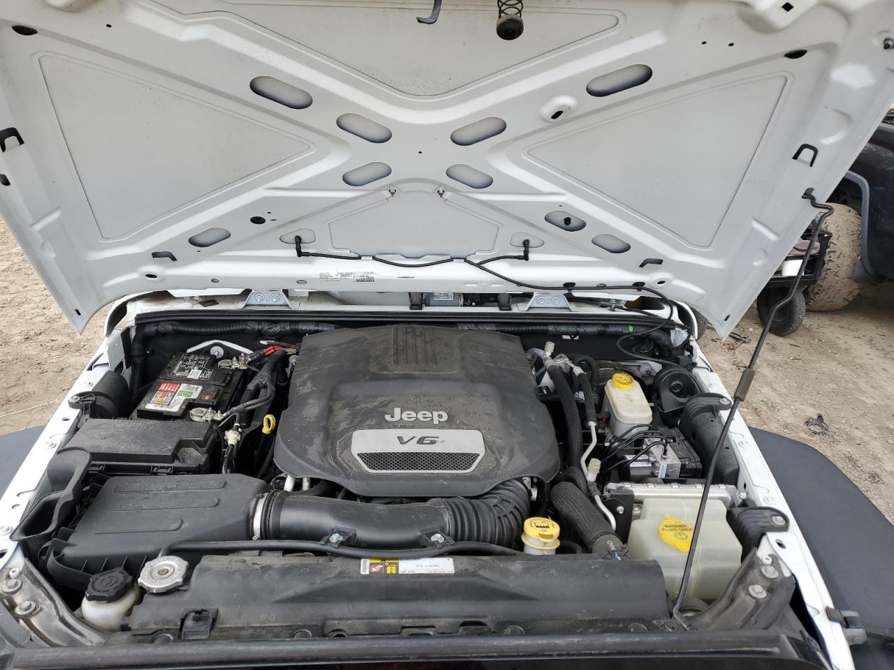 2016 Jeep Wrangler - Image 11
