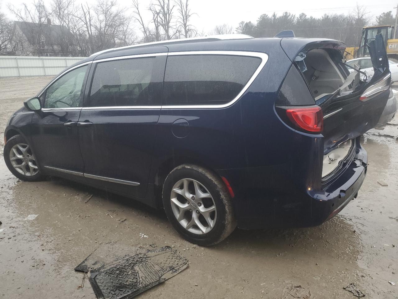 2019 Chrysler Pacifica - Image 2