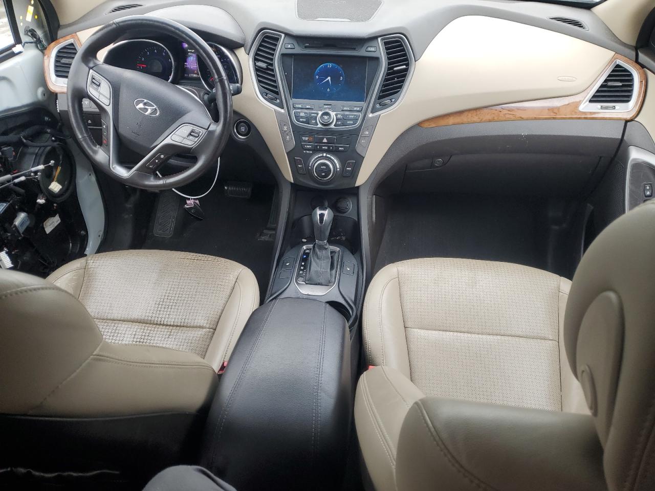 2013 Hyundai Santa Fe - Image 8