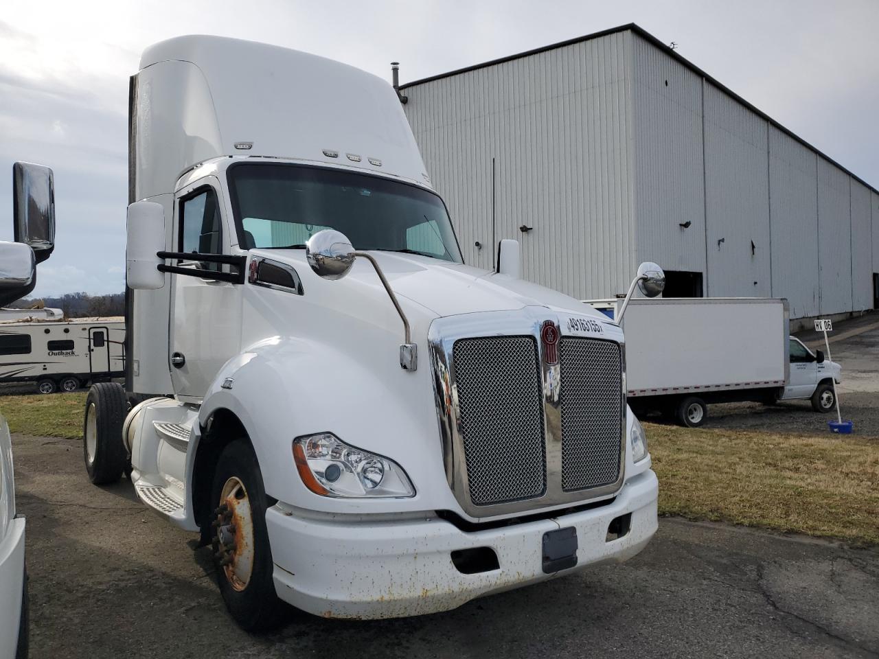 2014 Kenworth T680 Semi Truck იყიდება West Mifflin-ში, PA - Normal Wear