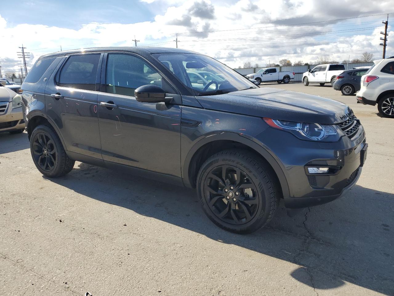 2017 Land Rover Discovery - Image 4