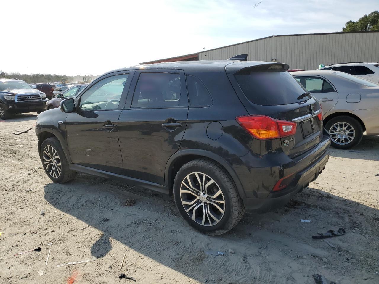 2018 Mitsubishi Outlander - Image 2
