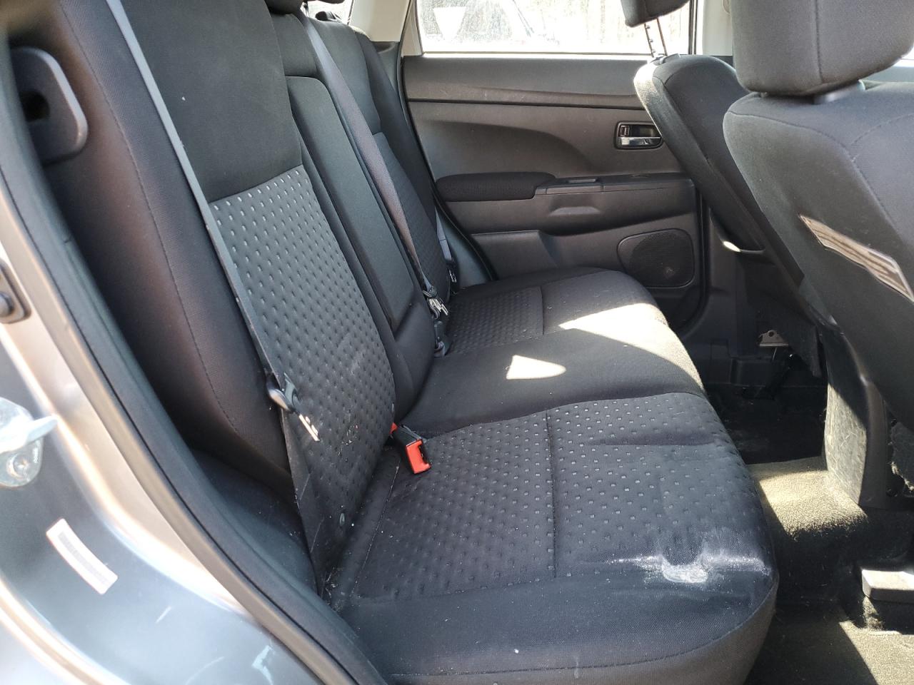2011 Mitsubishi Outlander - Image 11