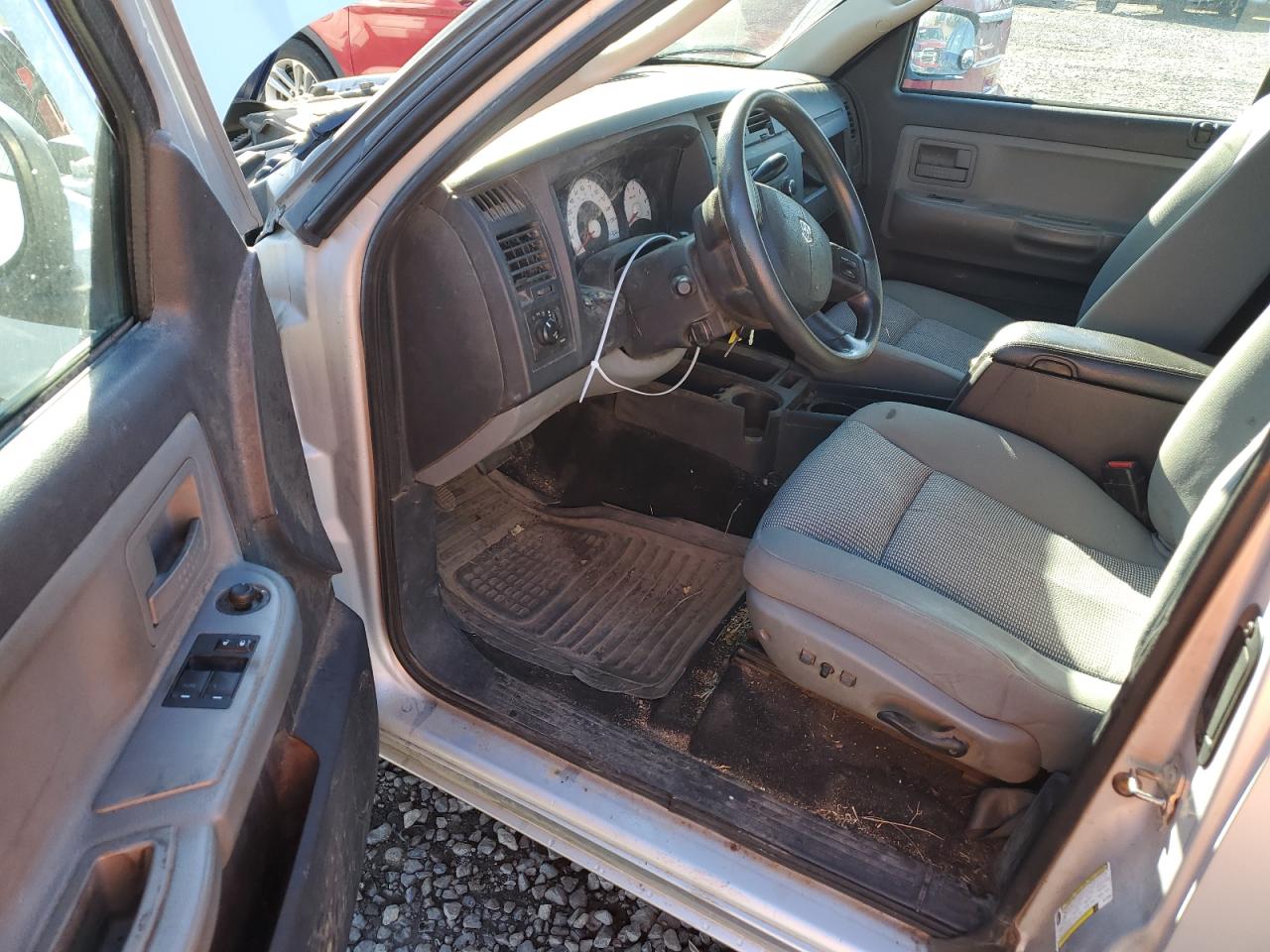 2010 Dodge Dakota - Image 8