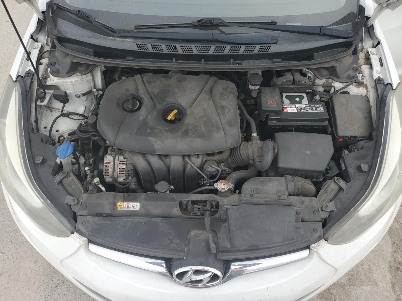 2016 Hyundai Elantra - Image 11