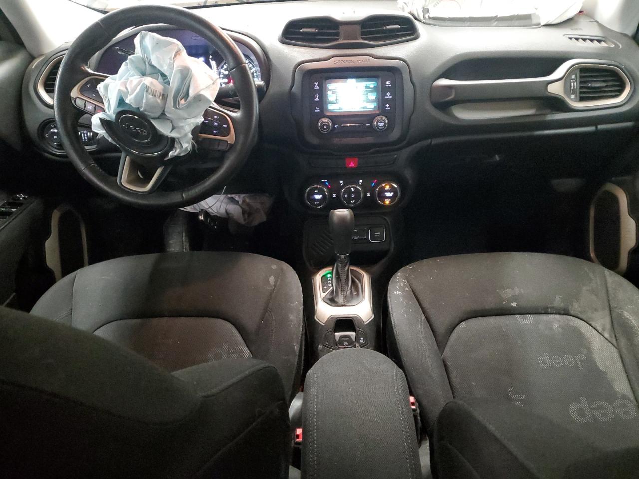 2015 Jeep Renegade - Image 8