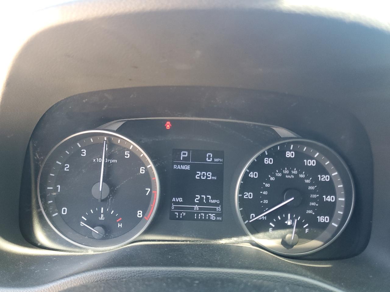 2017 Hyundai Elantra - Image 9