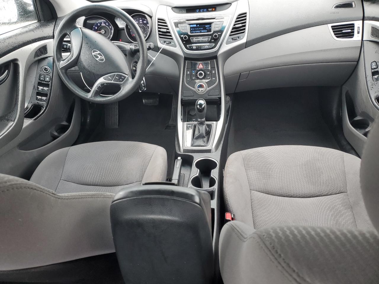2015 Hyundai Elantra - Image 8