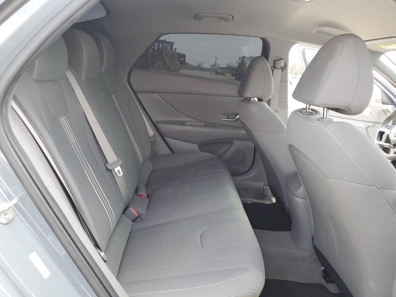 2022 Hyundai Elantra - Image 10