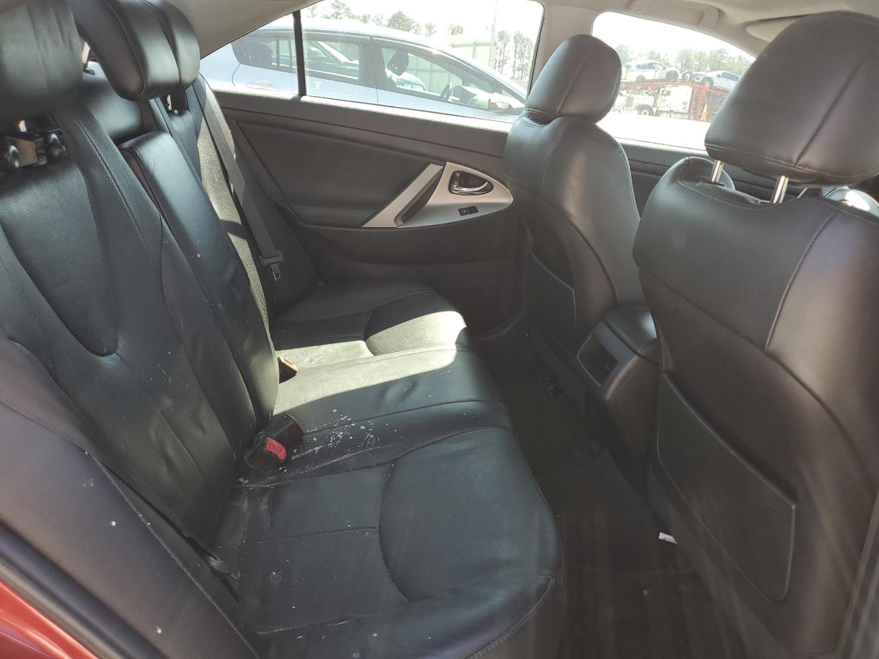 2011 Toyota Camry - Image 10