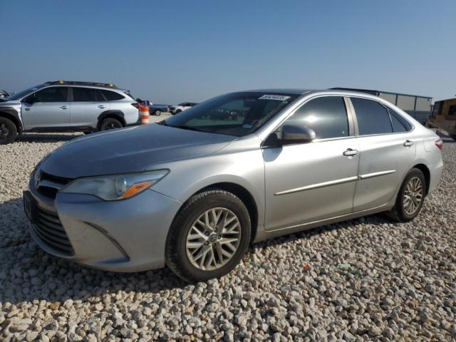  TOYOTA CAMRY 2017 Srebrny
