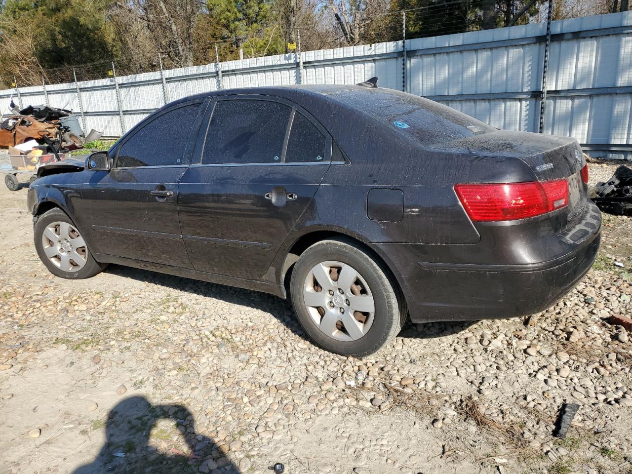 2009 Hyundai Sonata - Image 2