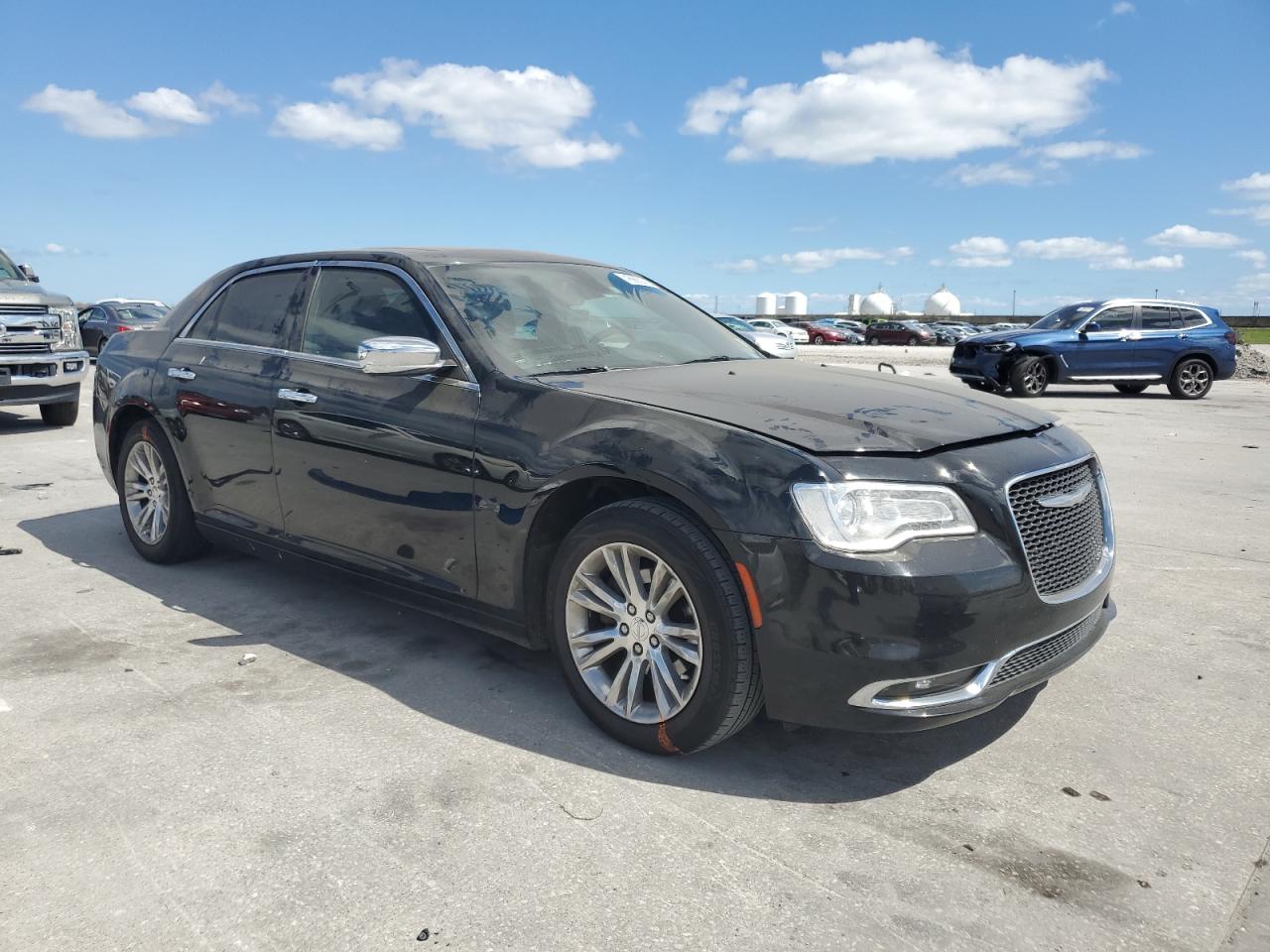 2016 Chrysler 300 - Image 4