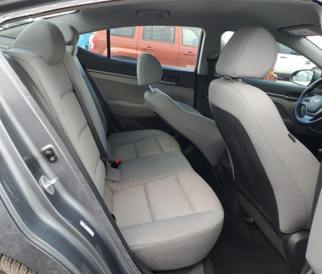 2017 Hyundai Elantra - Image 10