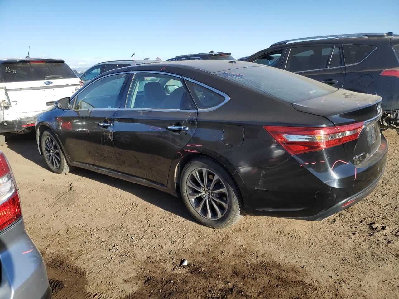 2018 Toyota Avalon - Image 2