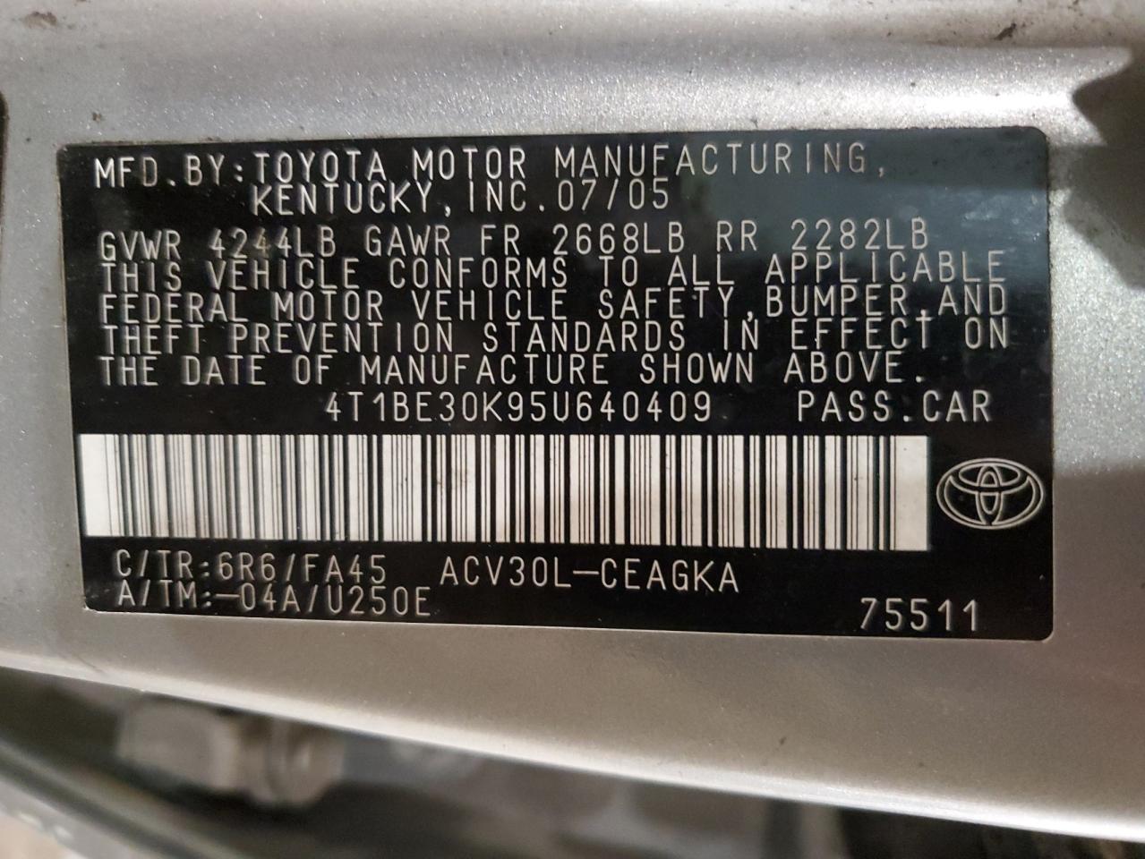 2005 Toyota Camry - Image 14