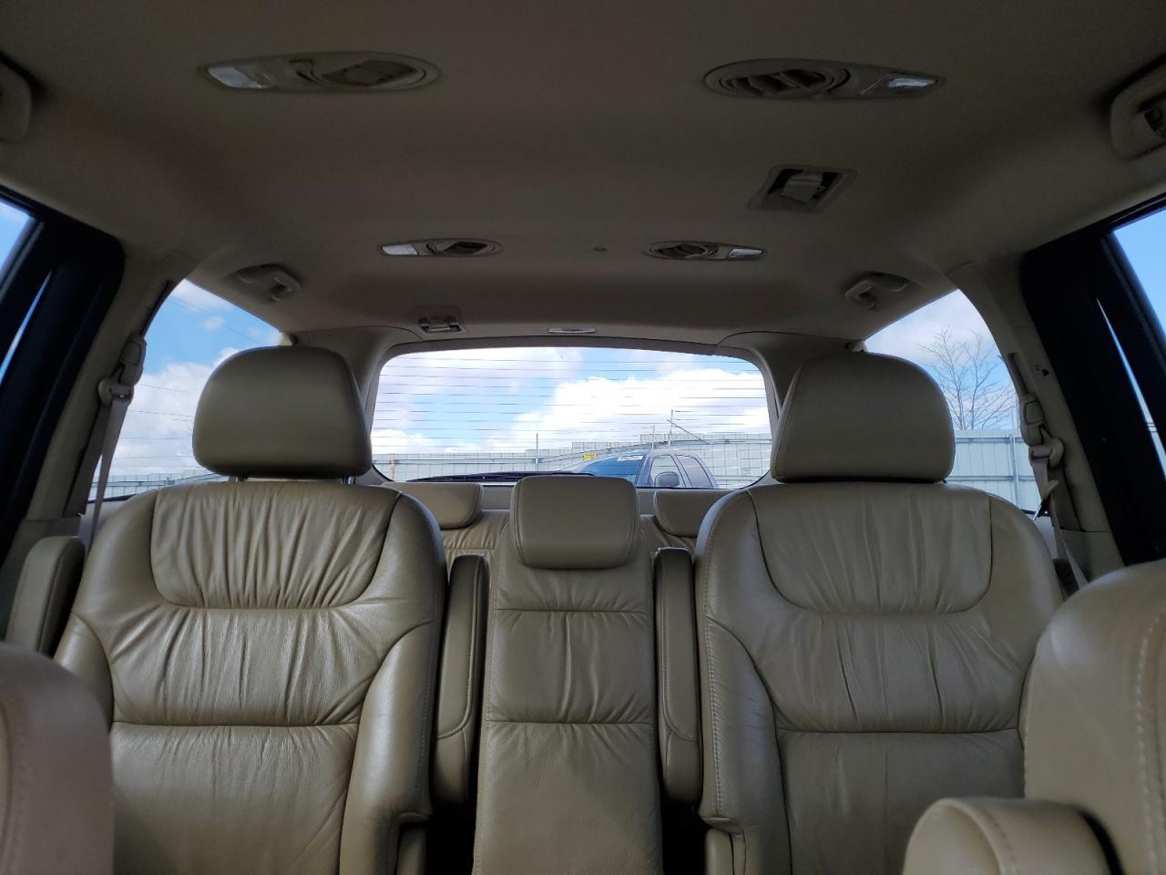 2008 Honda Odyssey - Image 10