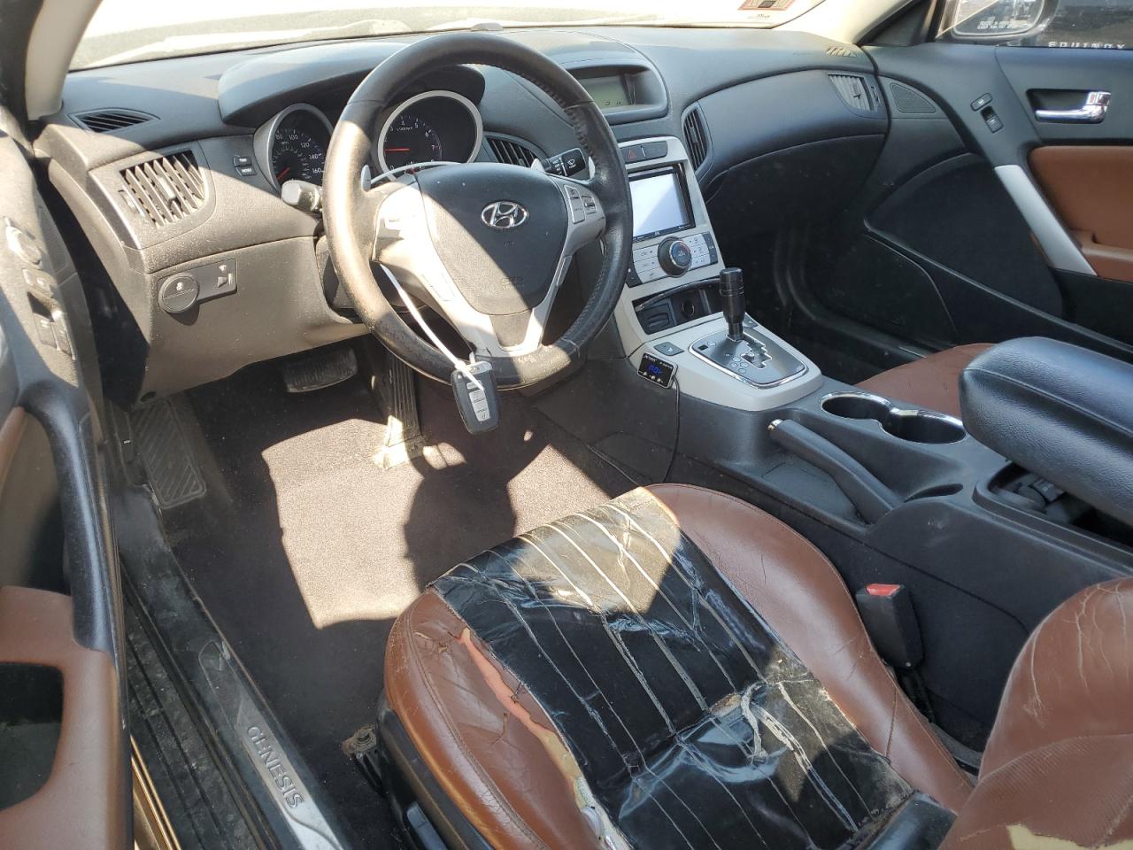 2010 Hyundai Genesis - Image 8