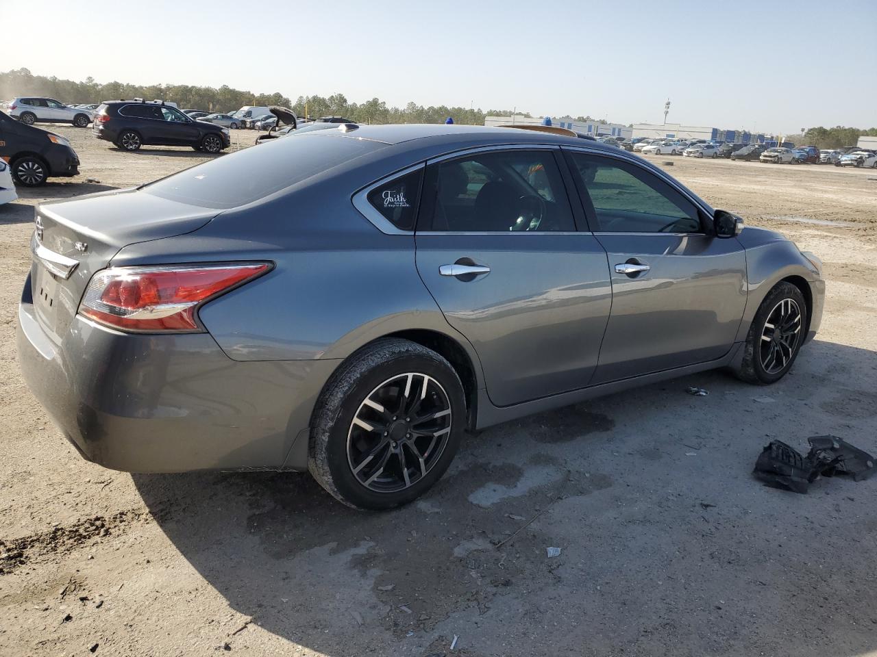 2015 Nissan Altima - Image 3