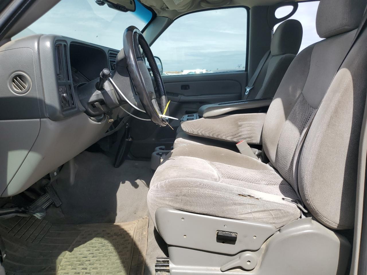 2005 Chevrolet Avalanche - Image 7