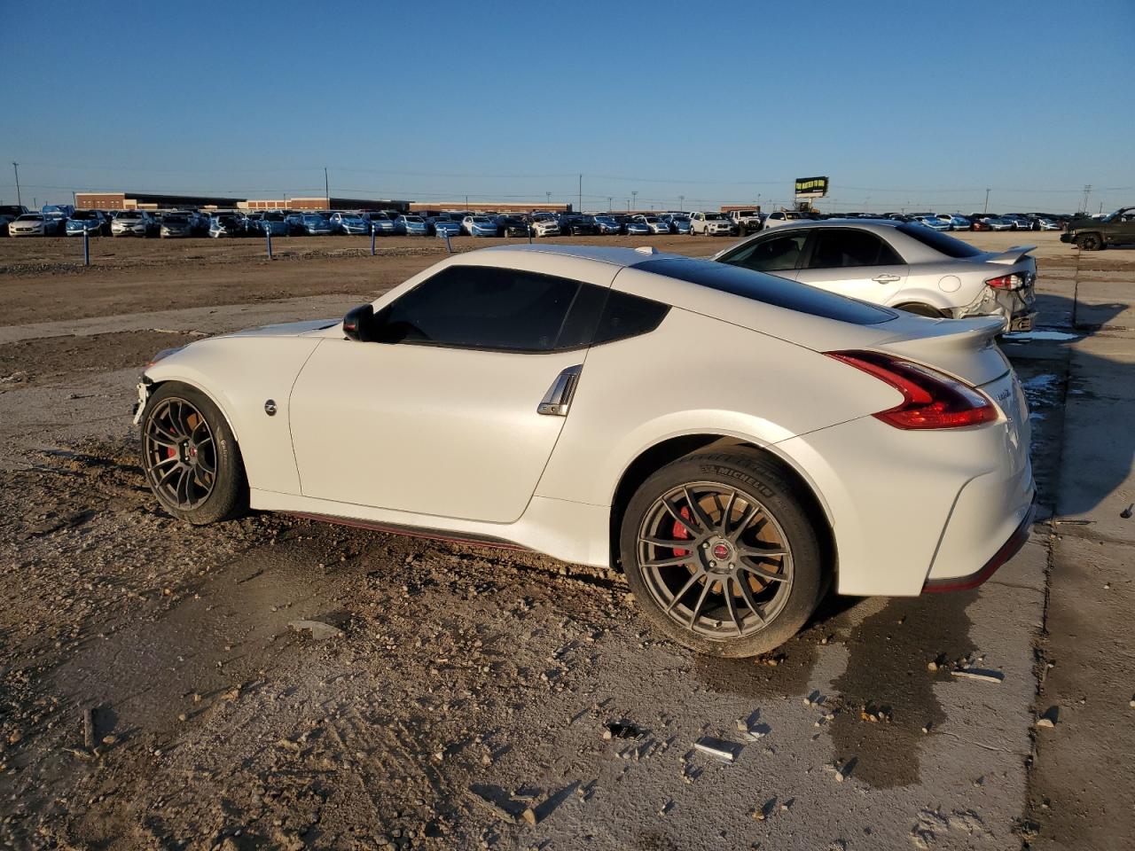 2018 Nissan 370Z - Image 2
