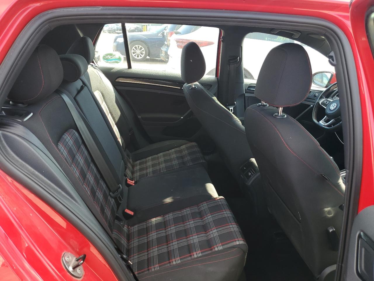 2016 Volkswagen GTI - Image 11