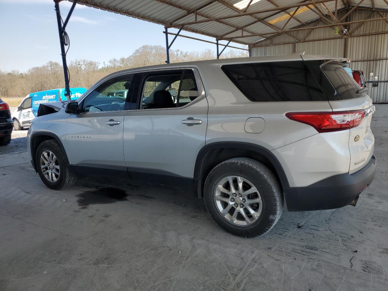 2020 Chevrolet Traverse - Image 2