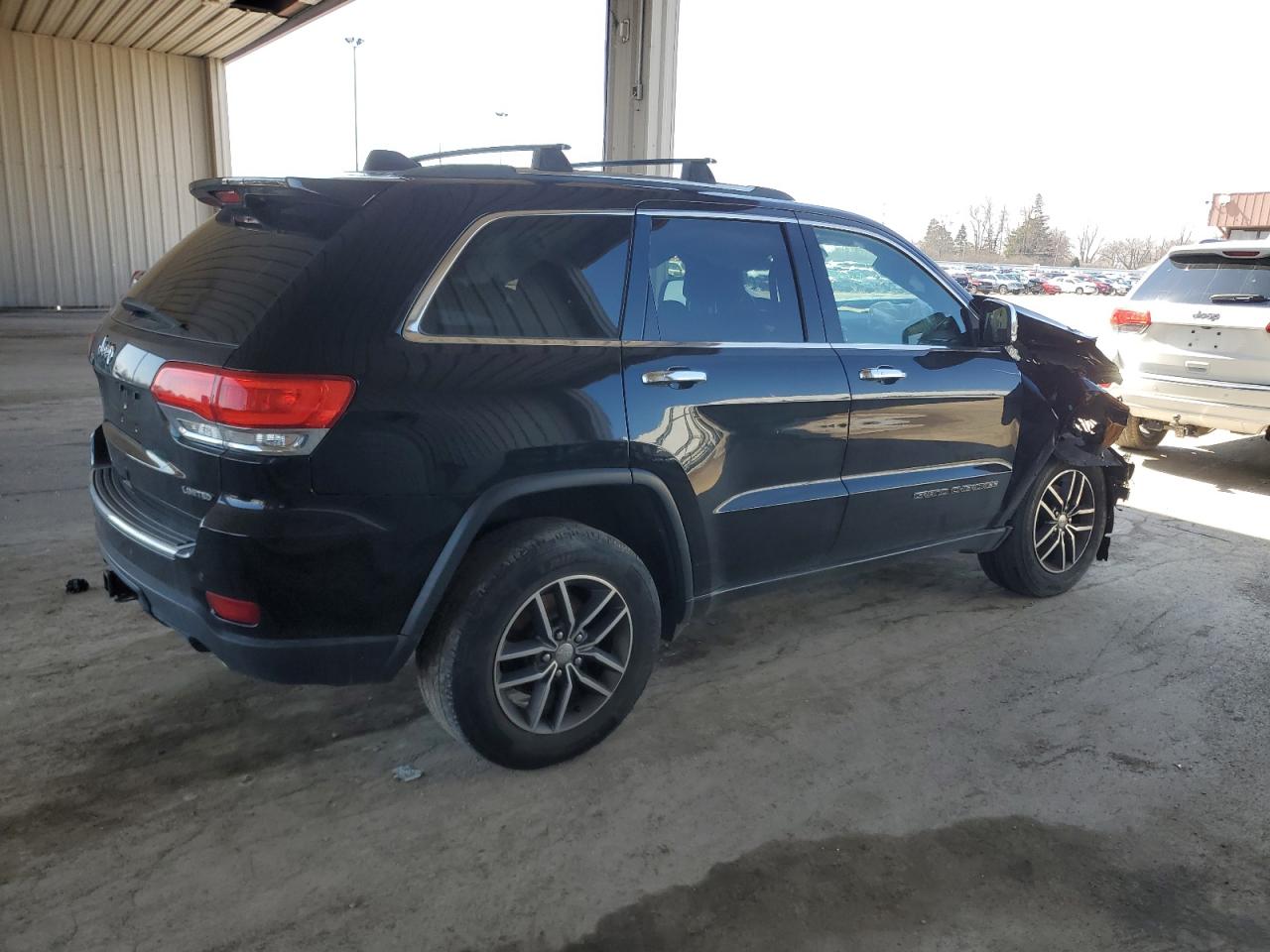 2018 Jeep Grand Cherokee - Image 3