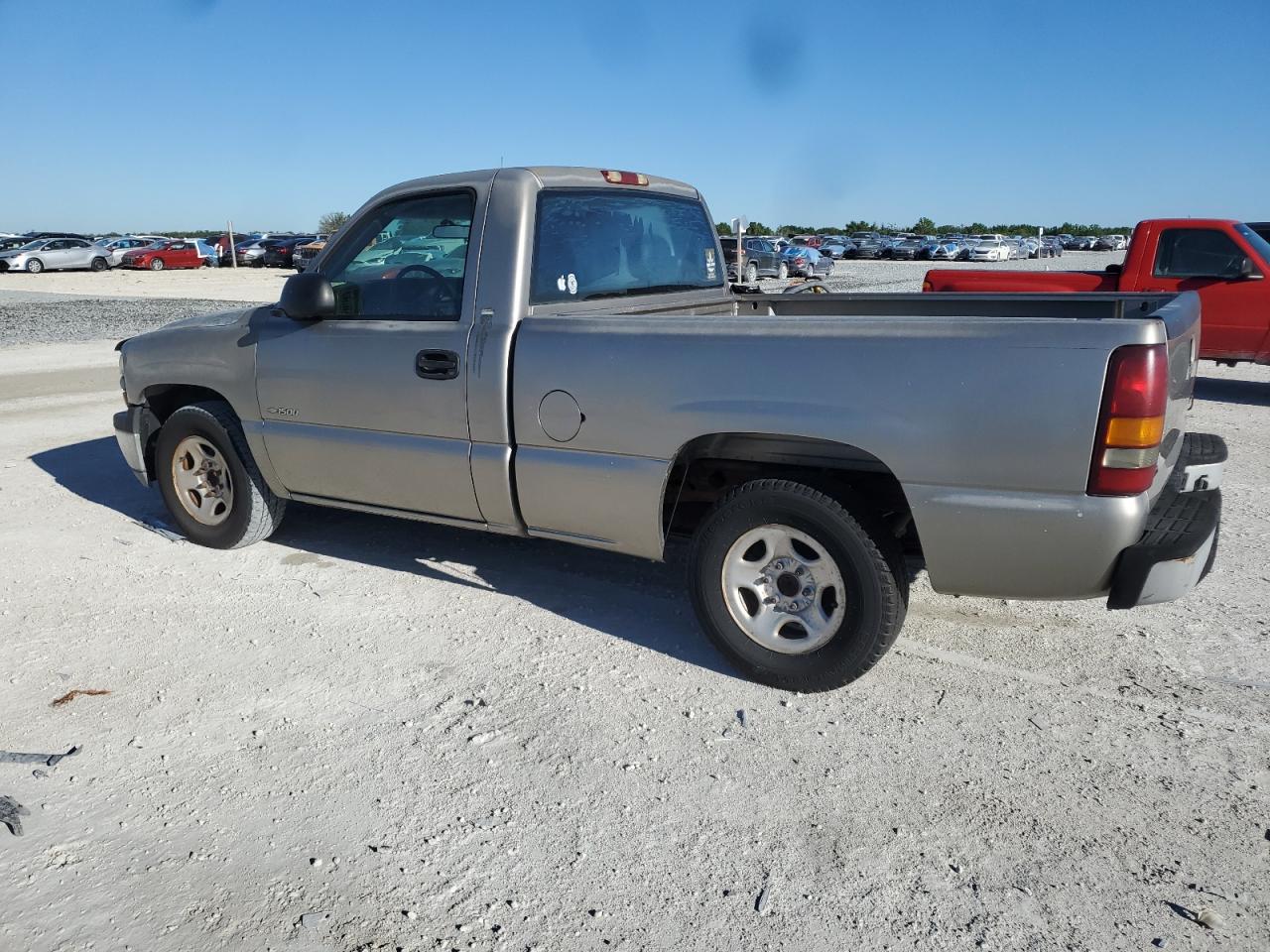 2000 Chevrolet Silverado - Image 2