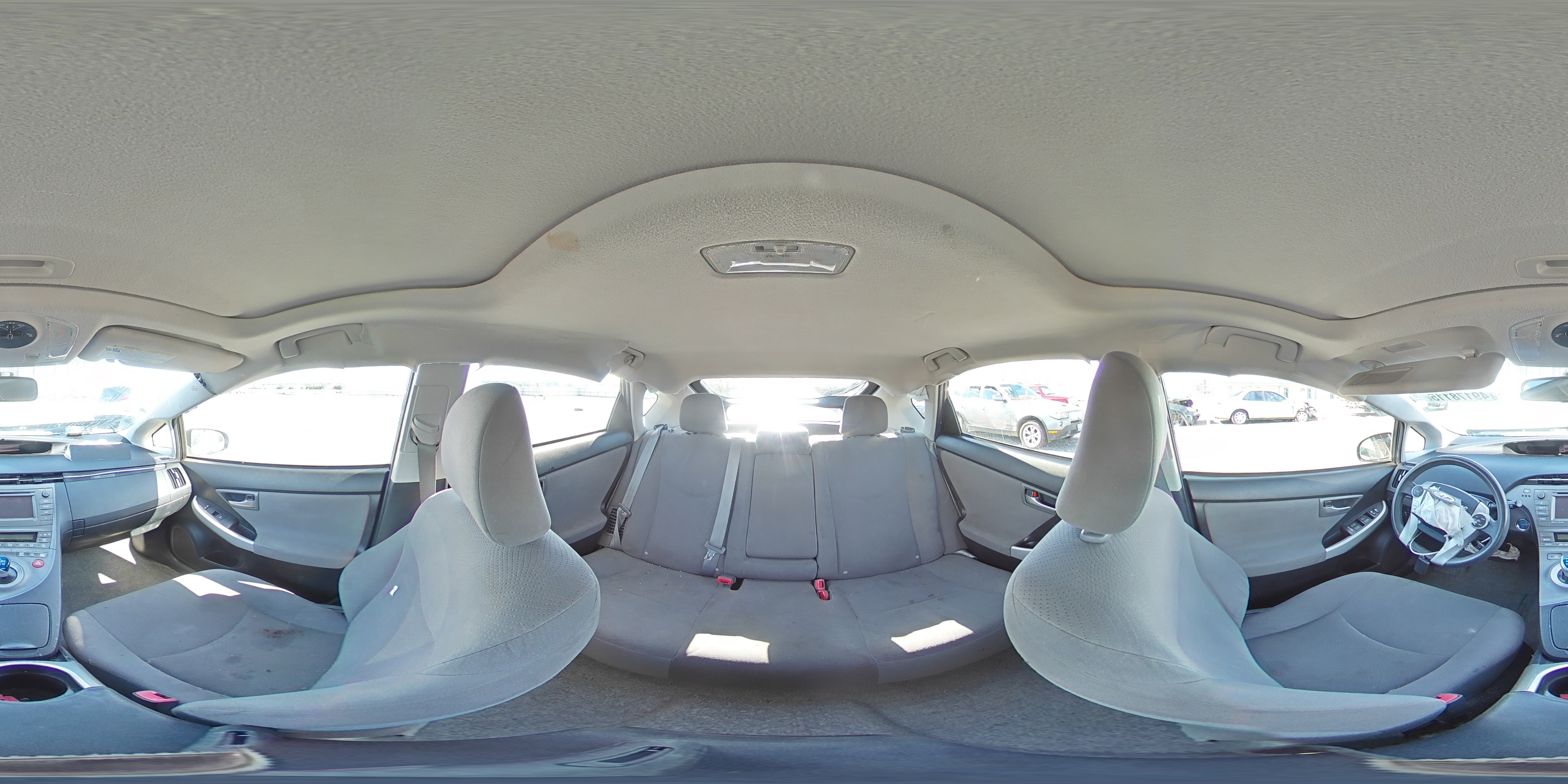2012 Toyota Prius - Image 13