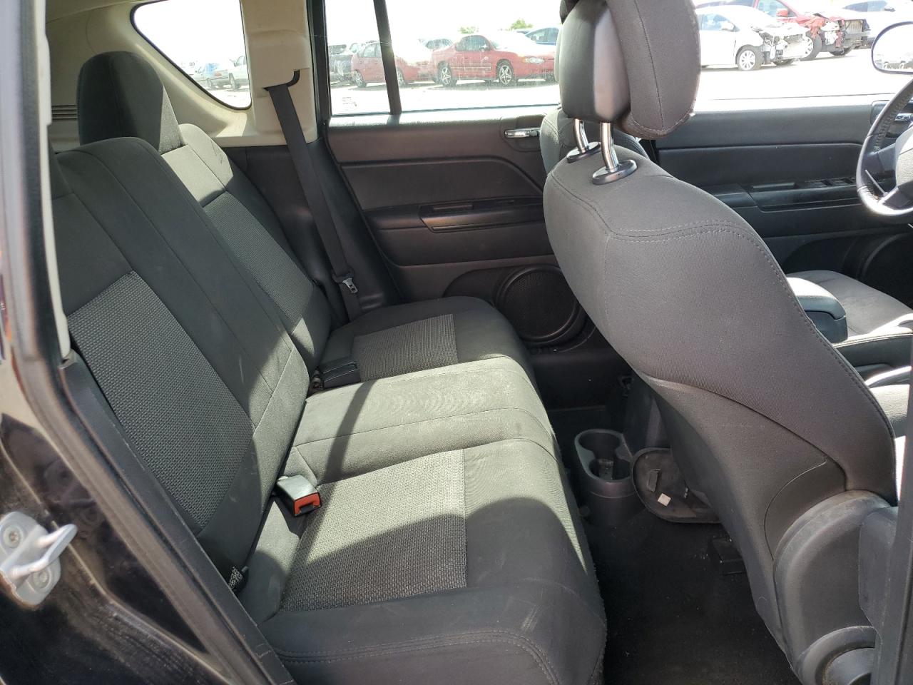 2010 Jeep Compass - Image 12