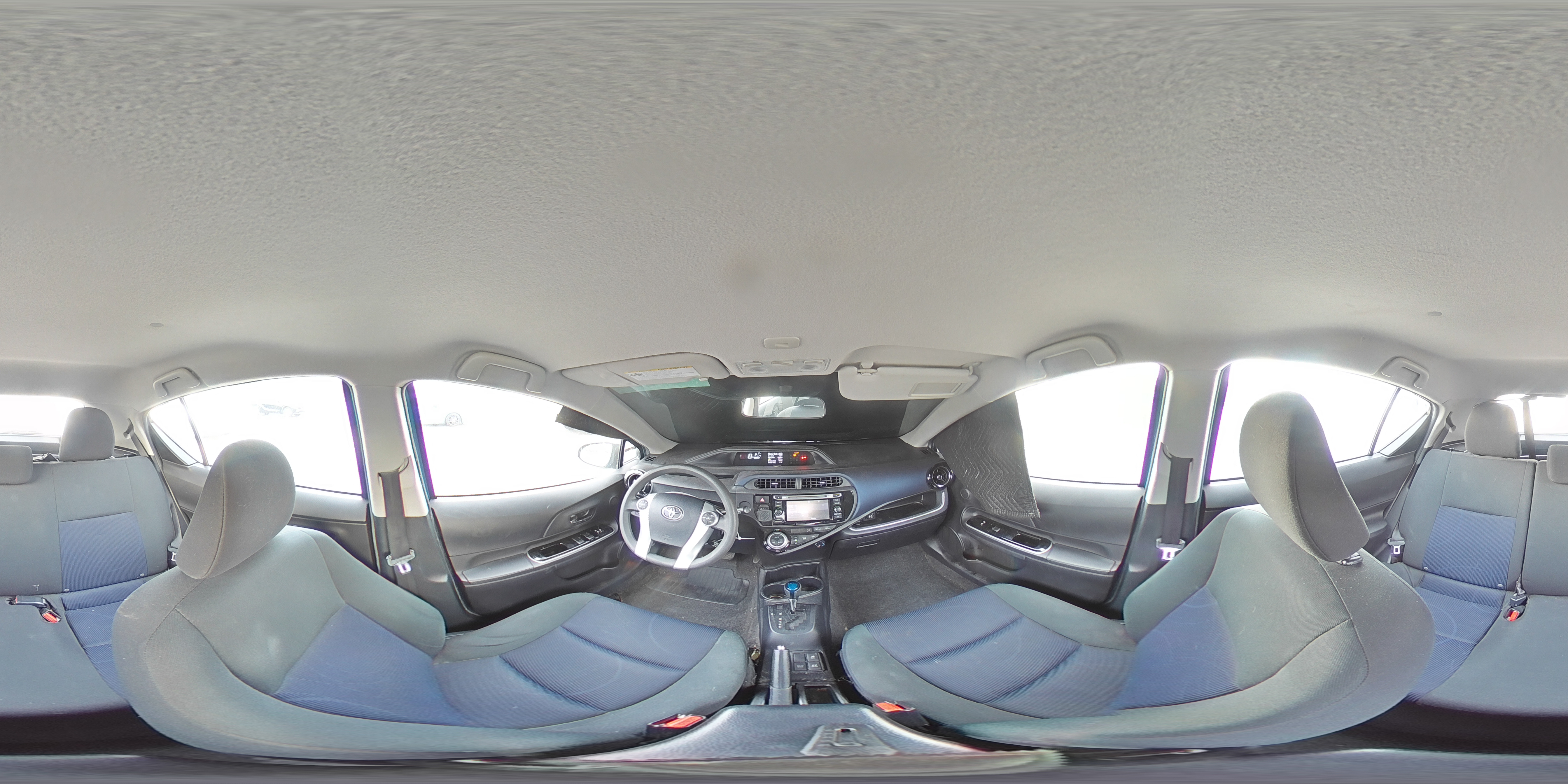 2016 Toyota Prius - Image 14